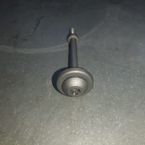 Szelepfedél csavar (Torx kulcsnyílású.)