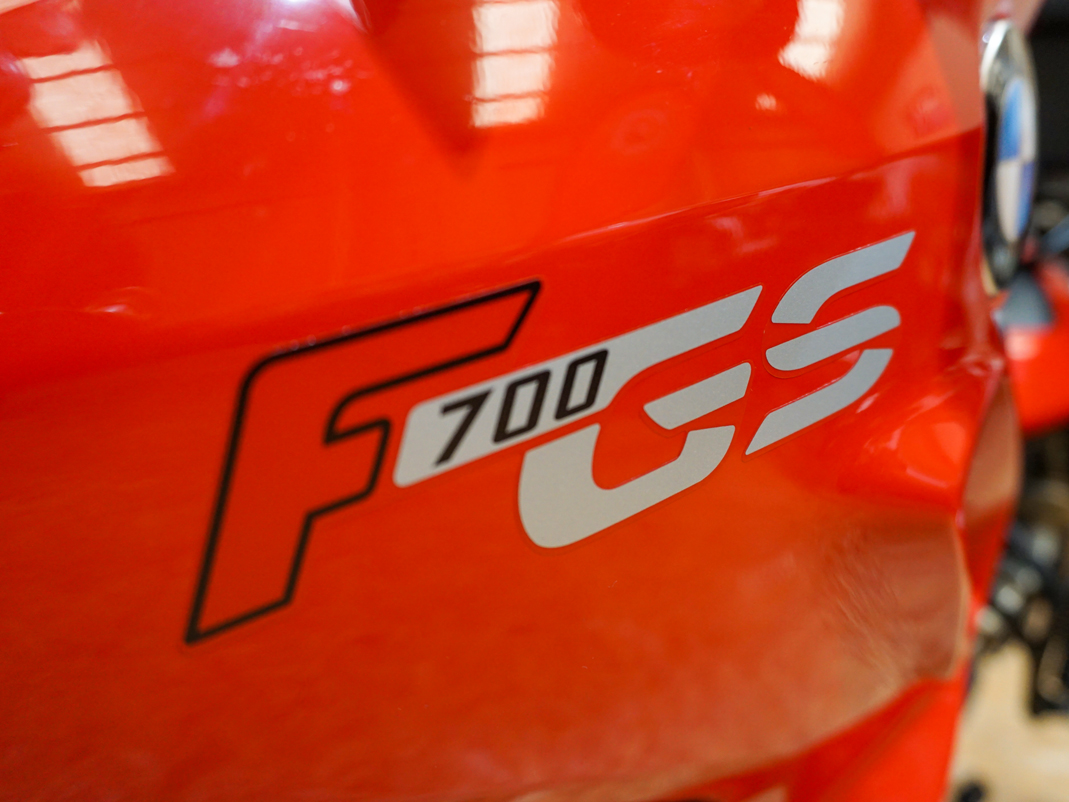 F700